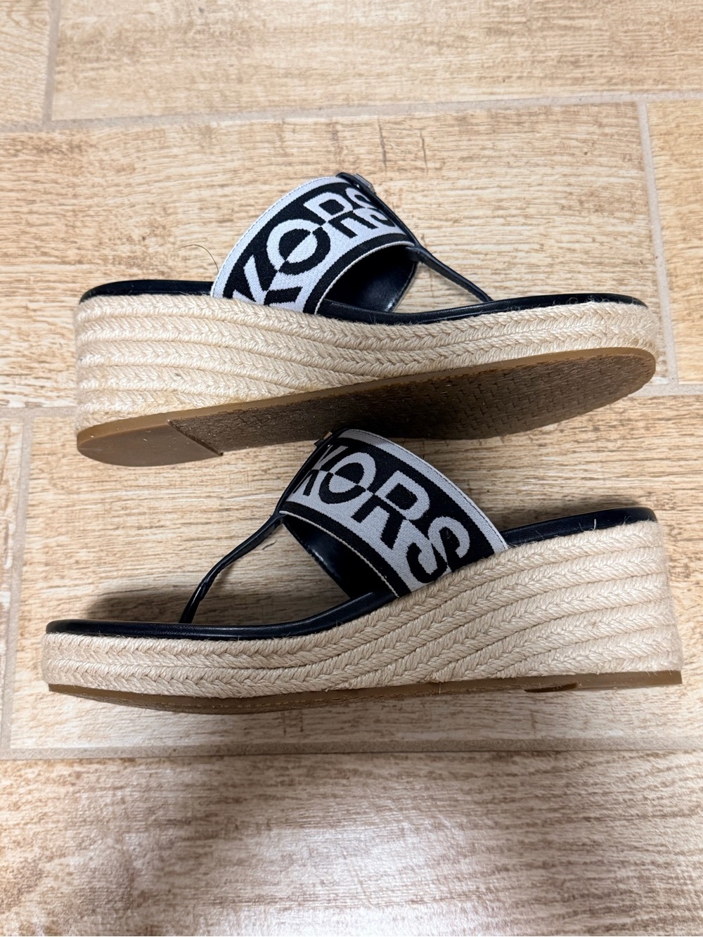 Michael Kors Black and White Logo Thong Sandals - Picture 4 of 6